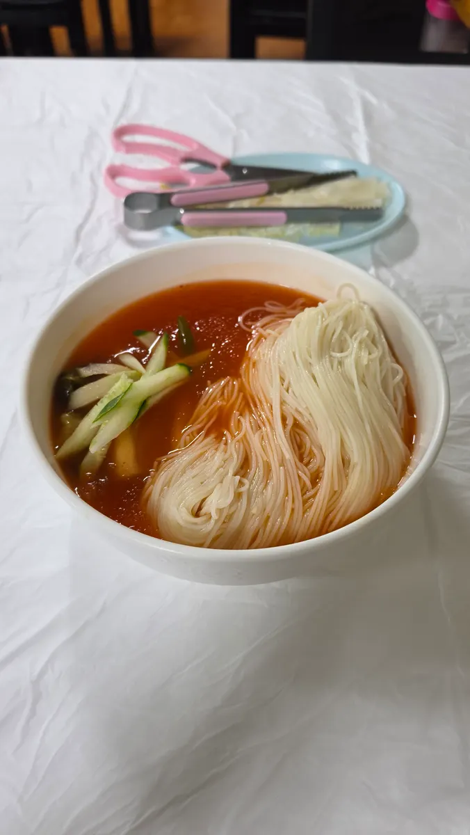매콤한 동치미국수